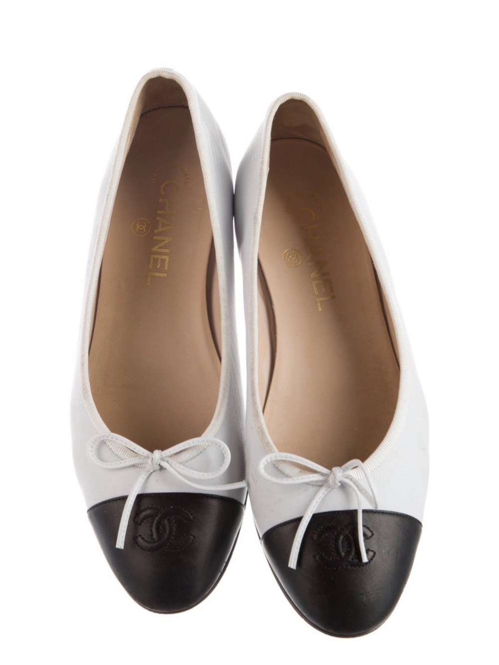 CHANEL Two-Tone White and Black Leather Cap-Toe Ballet Flats size 39